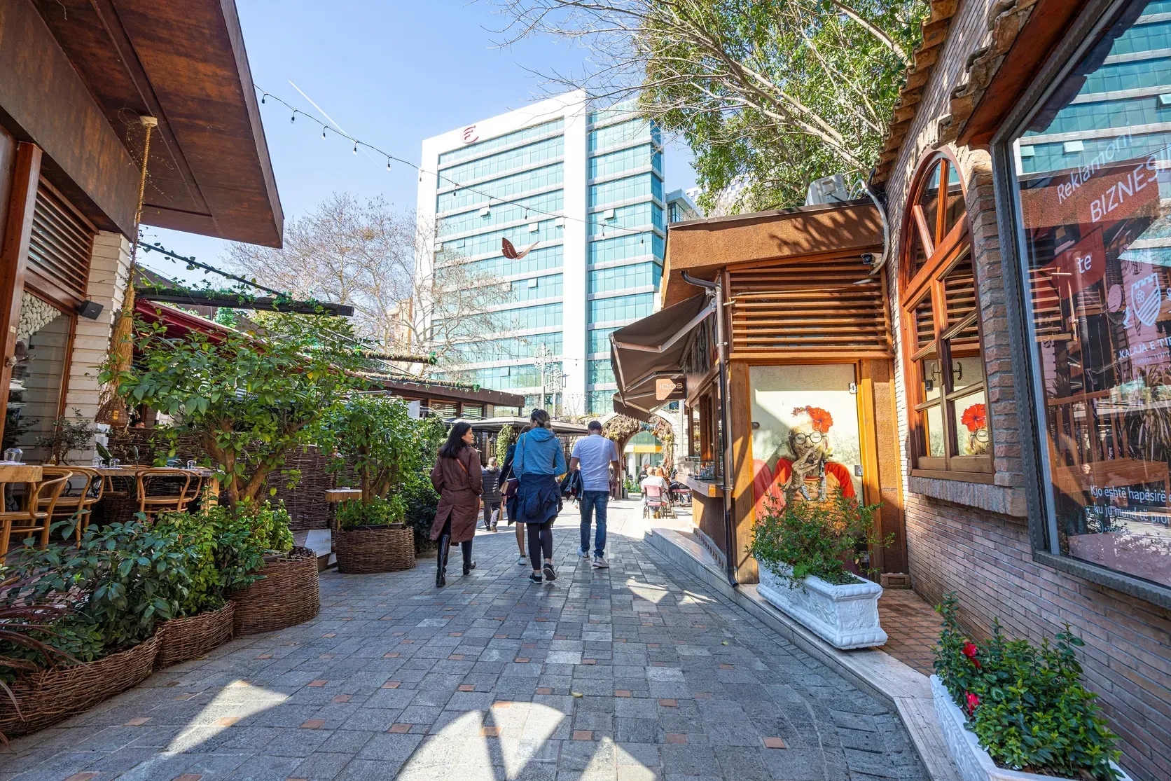 Kastro_Tirana