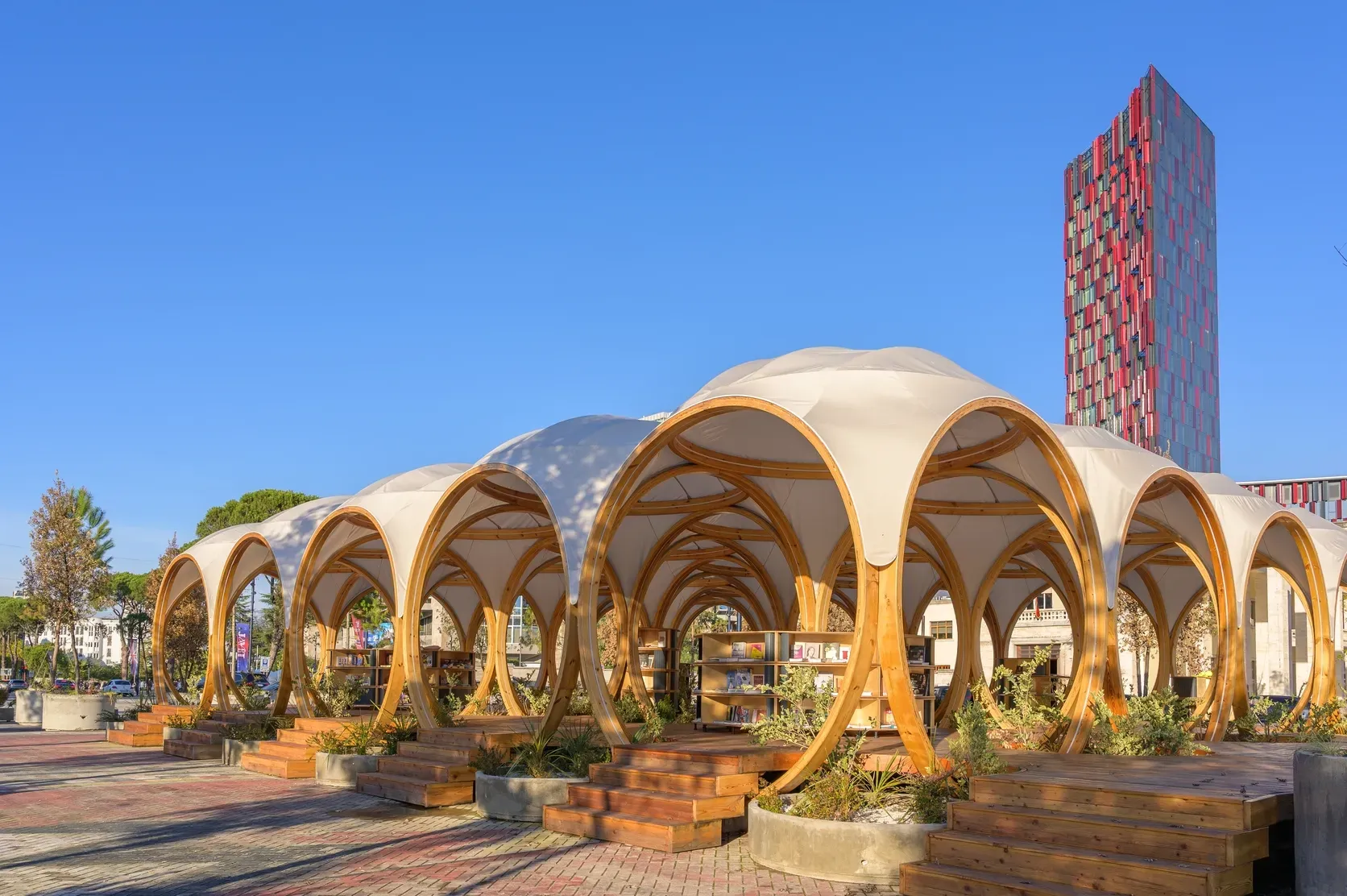 Vivliothiki_Tirana