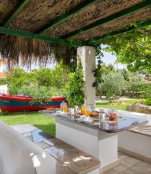 Elefteria Apartments & Suites