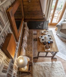 Rock Dandy Deluxe Chalet
