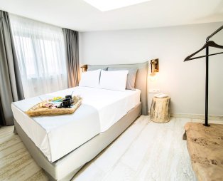 Kali Thea Suites
