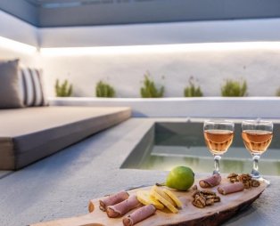 Lithos Luxury Suites