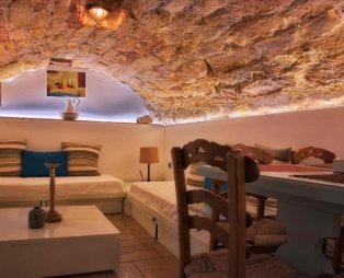 Menexes Suites Monemvasia