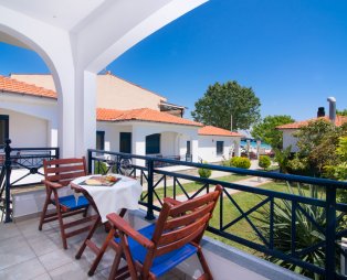 Pelago Bungalows & Restaurant