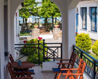 Pelago Bungalows & Restaurant