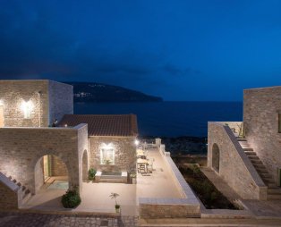 Alkyon SeaSide Studios: Απολαύστε μια ζεστή φιλοξενία στη Μάνη