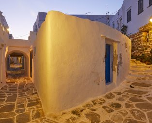 Κάστρο Σίφνου: Βόλτα στο χρόνο με θέα το Αιγαίο
