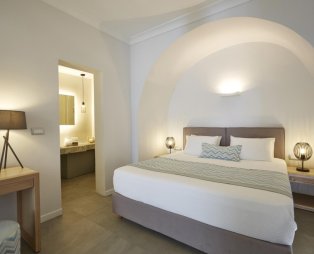 Volcano View Hotel: Μαγευτικές διακοπές στη Σαντορίνη με θέα την καλντέρα