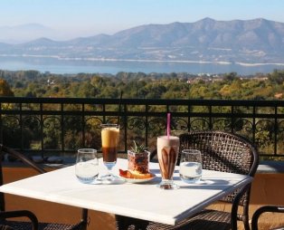 Agnanti Hotel