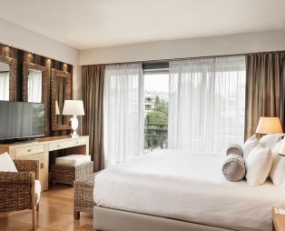 Sea View Hotel: Ένα κομψό καταφύγιο χαλάρωσης στην Αθηναϊκή Ριβιέρα