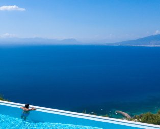 Searocks Villas Exclusive Resort: Ανακαλύψτε τον ιδιωτικό σας παράδεισο στη Μάνη