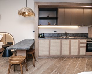 Terra Hélios Suites & Studios