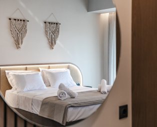 Terra Hélios Suites & Studios