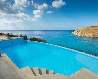 BluEros Luxury Villa: Ζήστε την απόλυτη εμπειρία διακοπών στη Σύρο