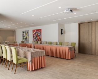 Divani Corfu Palace: Μαγευτικά ηλιοβασιλέματα, άνεση και γαλήνη
