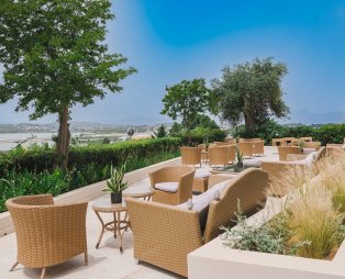 Divani Corfu Palace: Μαγευτικά ηλιοβασιλέματα, άνεση και γαλήνη