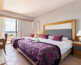 Divani Corfu Palace: Μαγευτικά ηλιοβασιλέματα, άνεση και γαλήνη
