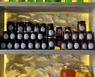 Zampas Kafeneio: A storied place in the heart of Arachova