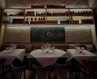 Zampas Kafeneio: A storied place in the heart of Arachova
