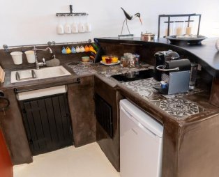 Villa Orpheus Santorini: Oνειρική διαμονή σε μια παραδοσιακή κατοικία της Σαντορίνης