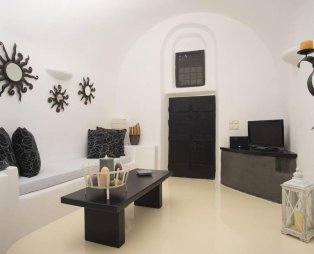 Villa Orpheus Santorini: Oνειρική διαμονή σε μια παραδοσιακή κατοικία της Σαντορίνης