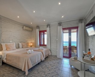 Κέως by the sea: Διακοπές στην Κέα με θέα το μοναδικό μπλε του Αιγαίου