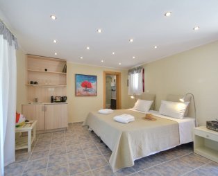 Κέως by the sea: Διακοπές στην Κέα με θέα το μοναδικό μπλε του Αιγαίου