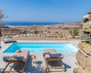 Rockaine Suites: Luxury διαμονή στην Τήνο με θέα το Αιγαίο