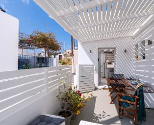 Santorita Suites: Authentic hospitality experience in Akrotiri Santorini