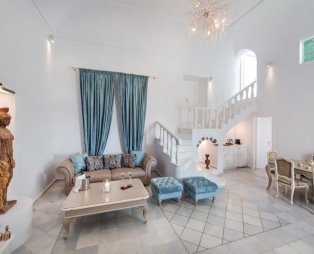 Athina Luxury Suites: Ζήστε την πολυτέλεια στη Σαντορίνη