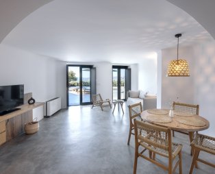 Melidonia Suites: A tranquil oasis of relaxation in Santorini