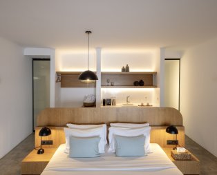Melidonia Suites: A tranquil oasis of relaxation in Santorini
