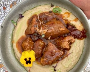 Χορεύτρα: Authentic Tinian cuisine in an idyllic setting