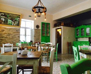 Χορεύτρα: Authentic Tinian cuisine in an idyllic setting