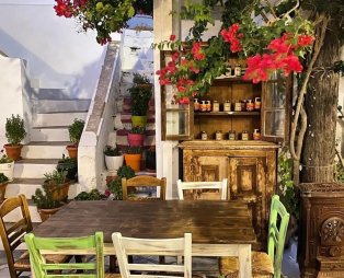 Χορεύτρα: Authentic Tinian cuisine in an idyllic setting