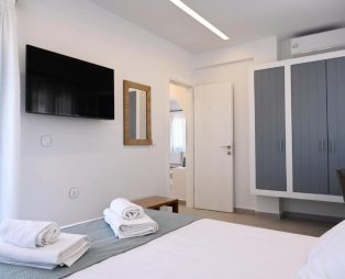 Pagada Apartments Kythnos: Accommodation in the deep blue landscape of the Cyclades