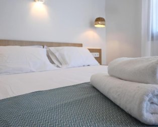 Pagada Apartments Kythnos: Accommodation in the deep blue landscape of the Cyclades