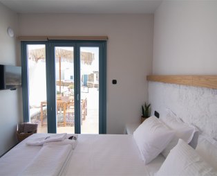 Thronos Suites: Μια γαλήνια όαση στην Άνω Μερά της Μυκόνου