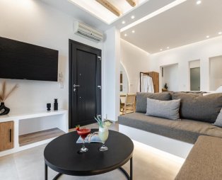 Cactus Suite: Seafront escape in Agia Anna Naxos