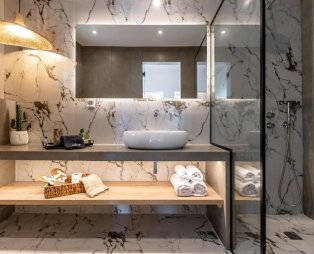 Cactus Suite: Seafront escape in Agia Anna Naxos
