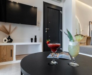 Cactus Suite: Seafront escape in Agia Anna Naxos