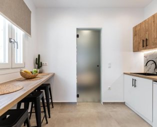 Cactus Suite: Seafront escape in Agia Anna Naxos