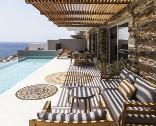 Hideout Suites: Luxury accommodation in Ios with views of Mylopotas