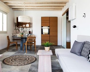 Hideout Suites: Luxury accommodation in Ios with views of Mylopotas