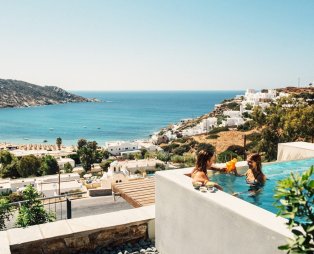 Hideout Suites: Luxury accommodation in Ios with views of Mylopotas
