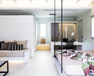 Hideout Suites: Luxury accommodation in Ios with views of Mylopotas