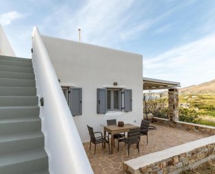 Kalliston Naxos: Peaceful holidays among the vineyards of Naxos