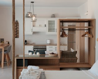 Paralia Luxury Suites: Luxury accommodation in Agios Stefanos Corfu
