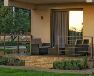 Three Charites Resort: Kομψή απόδραση στη μαγευτική Γιάλοβα Μεσσηνίας