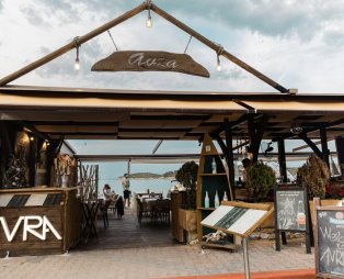 Avra By the Sea: Seafood flavors by the waves in Sithonia Halkidiki